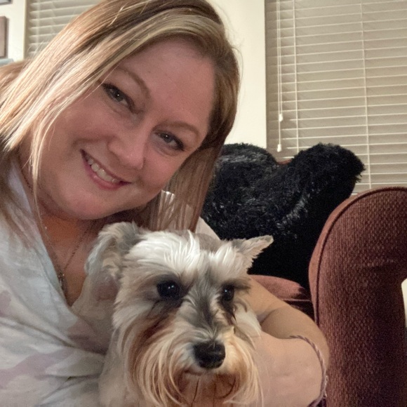 Meet your Posher, Stacey - Picture 2 of 2